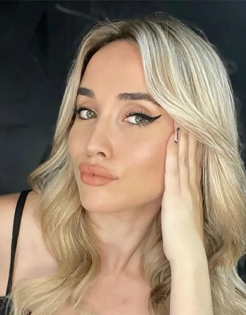  Fernanda  D.. - Edecanes CDMX - Agencia de Modelos