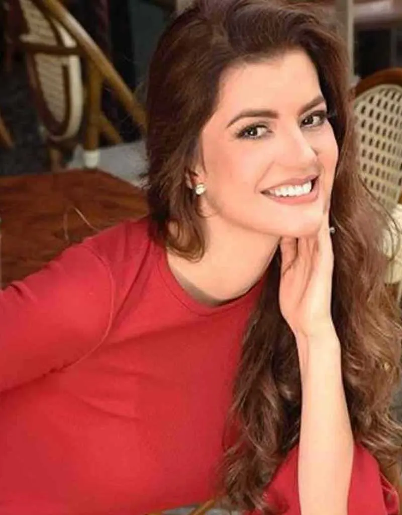  Laura. - Edecanes CDMX - Agencia de Modelos