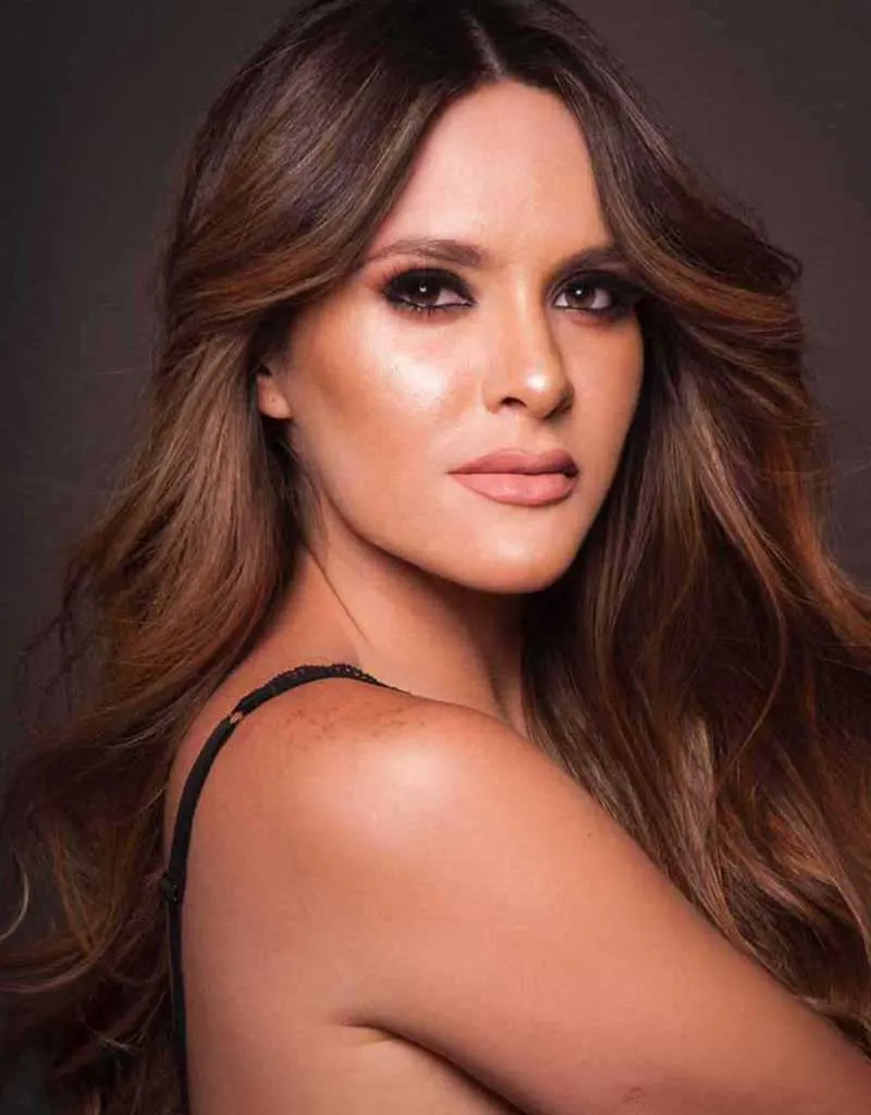  Luisana Z.. - Edecanes CDMX - Agencia de Modelos