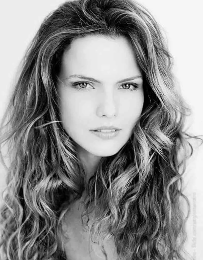  Raissa L.. - Edecanes CDMX - Agencia de Modelos