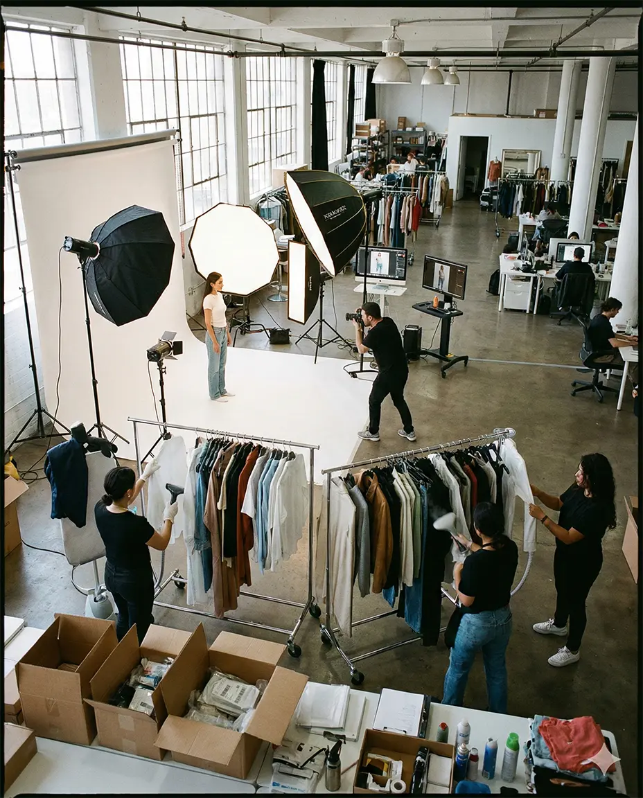 Proceso de producción en estudio de moda