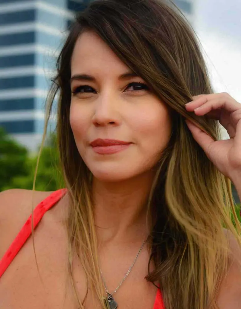Edecán AAA Zuleyka en CDMX